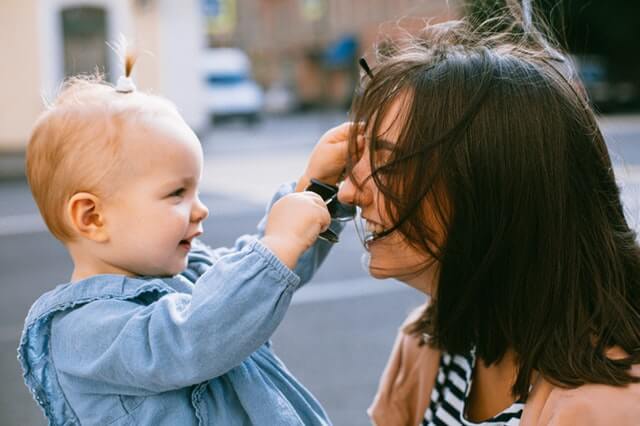 Meski Sudah Punya Anak, Ini Dia 5 Alasan Ibu Tetap Bekerja